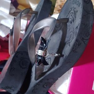 BG Women's Black Sandals size 7